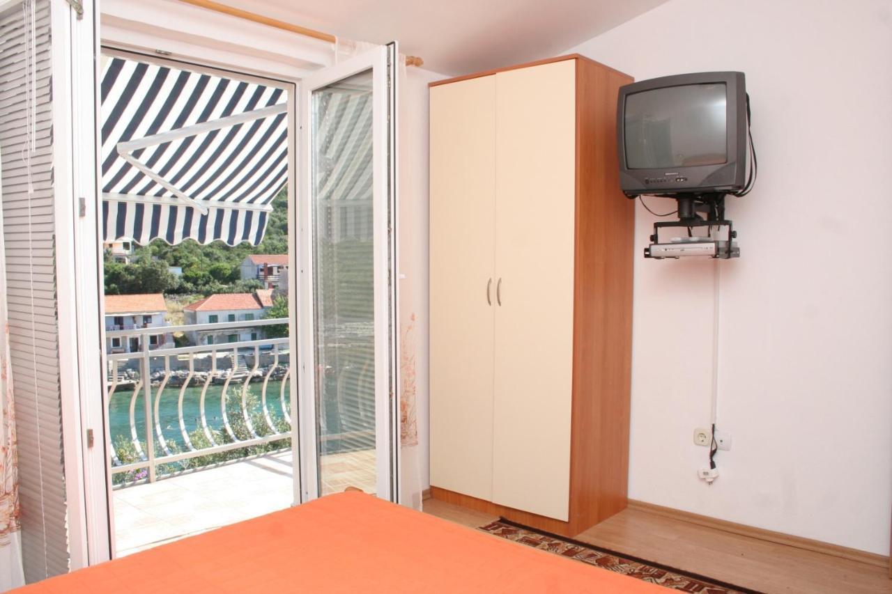 Apartment Zarace - Gdinj 4598A Zewnętrze zdjęcie